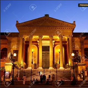 https://piccola-suite-e-dimora-del-teatro-massimo.sicilyhotelsitaly.net
