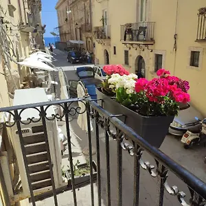 https://casa-santa-teresa.sicilyhotelsitaly.net