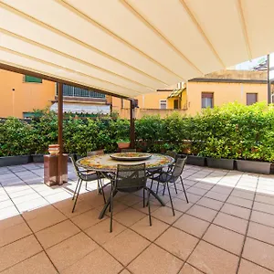 https://apt-nettuno-private-garden-in-center.emilia-romagnahotels.net