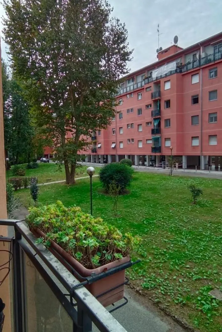 Pm 50 Via Pietro Boifava Guest House Milan Italy